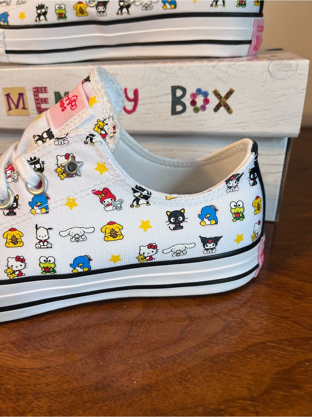 CONVERSE x HELLO KITTY Chuck Taylor All Star BFFS Sneakers - Picture 3 of 10
